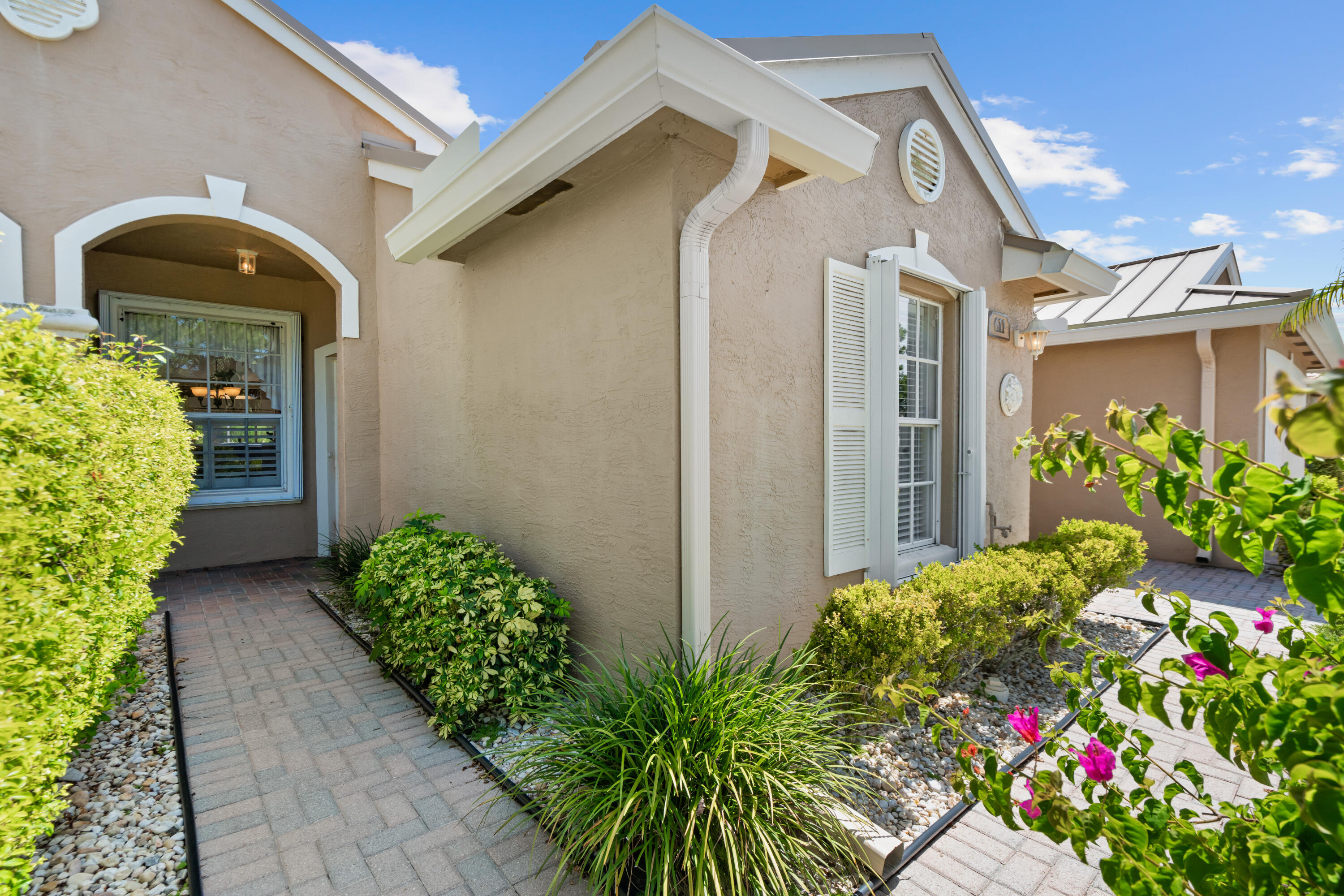 611 NW BROKEN OAK Trail