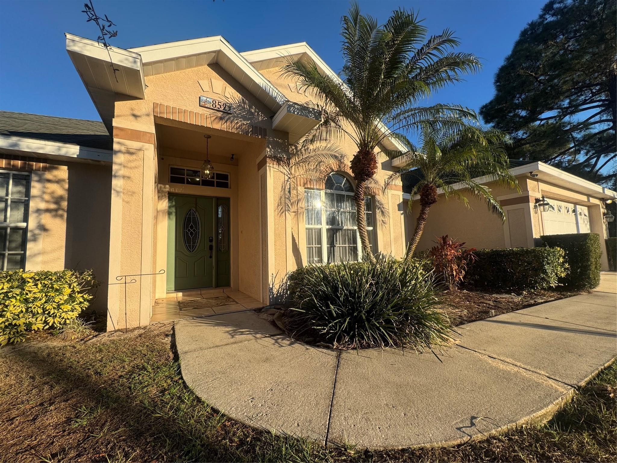 852 Kingfisher Avenue