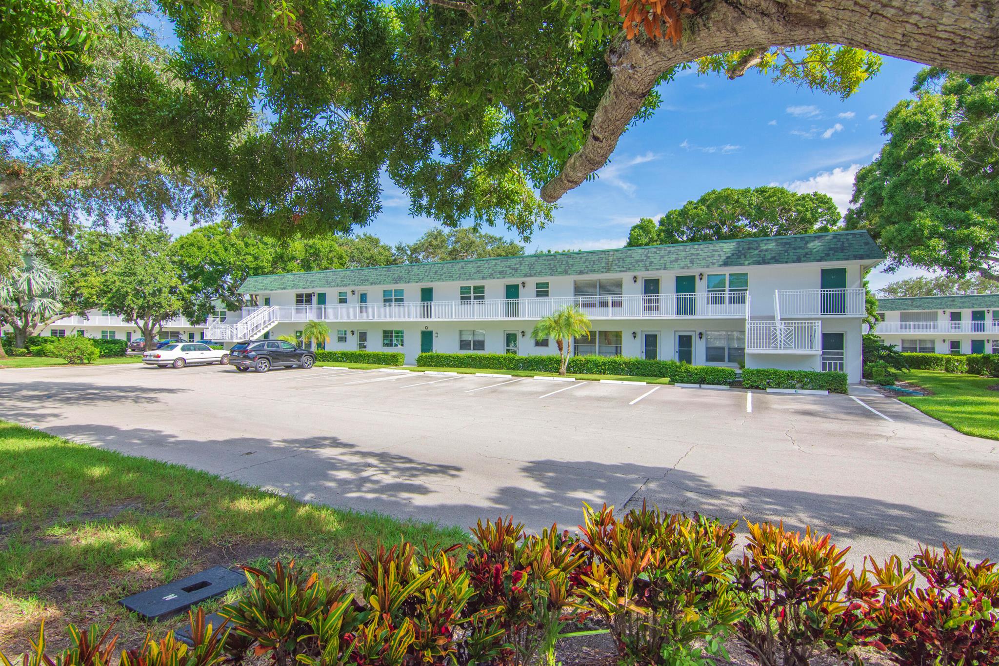 Active lifestyle in a beautiful waterfront community just minutes from stunning beaches! Unit's Located on the 1st level.Enjoy a heated community pool, clubhouse, shuffleboard, and more. Conveniently located near beaches, the river, restaurants, Museum of Art, Riverside Theatre, hospitals, and Miracle Mile shopping. Experience serenity and value living with relaxation and recreation at your fingertips. Easy access to all local attractions. Your dream lifestyle awaits!