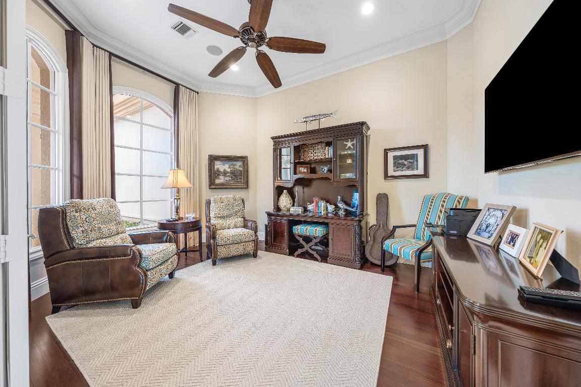 ROYAL PALM YACHT & COUNTRY CLUB - Residential