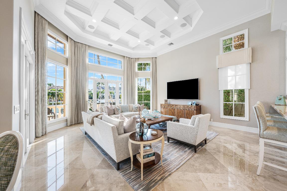 ROYAL PALM YACHT & COUNTRY CLUB - Residential