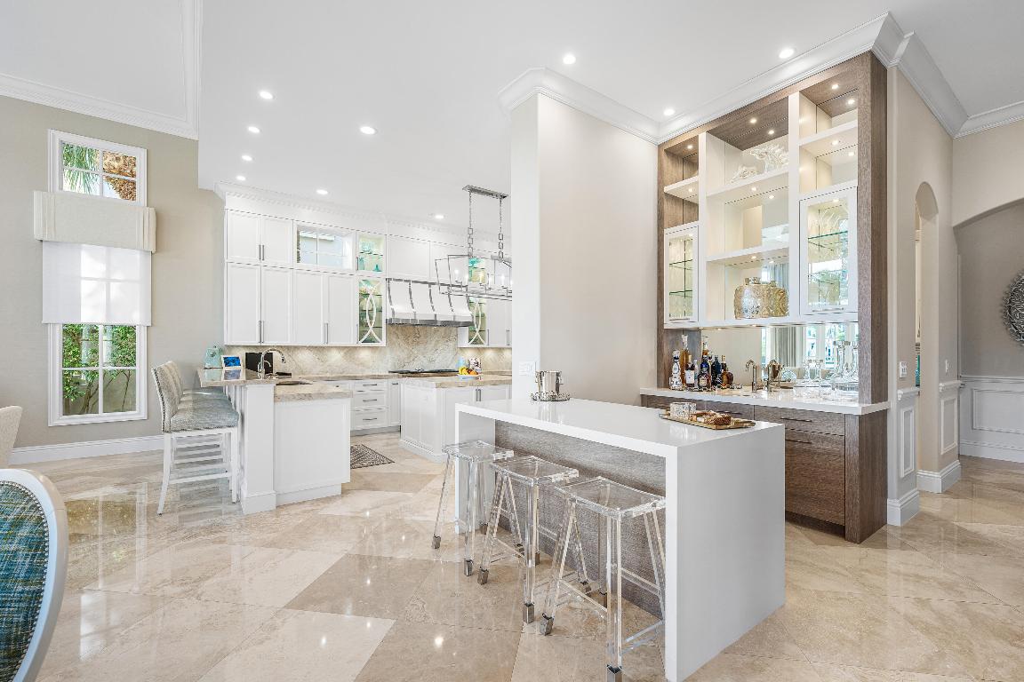 ROYAL PALM YACHT & COUNTRY CLUB - Residential