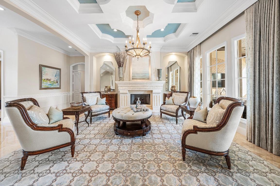 ROYAL PALM YACHT & COUNTRY CLUB - Residential