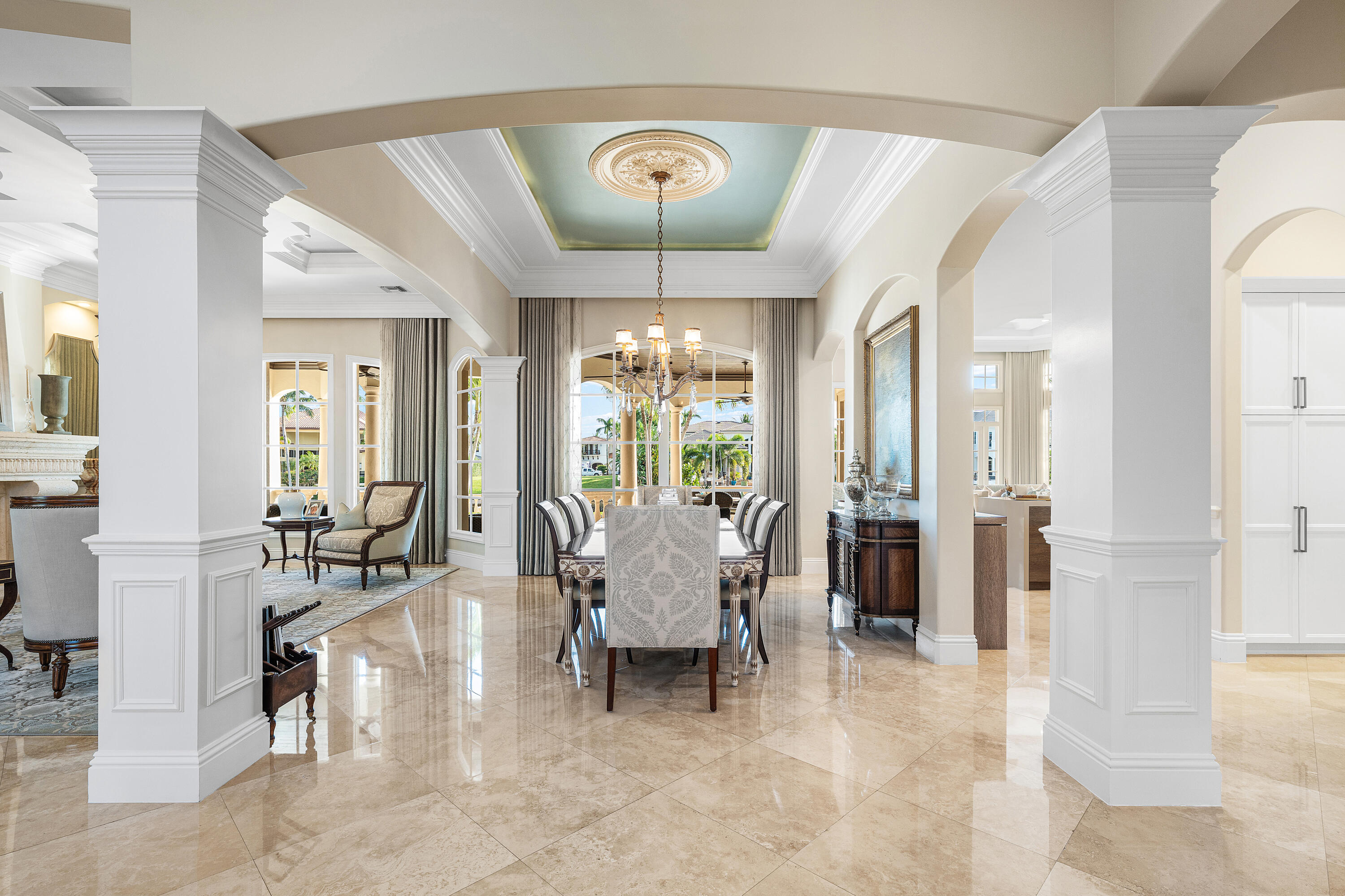 ROYAL PALM YACHT & COUNTRY CLUB - Residential