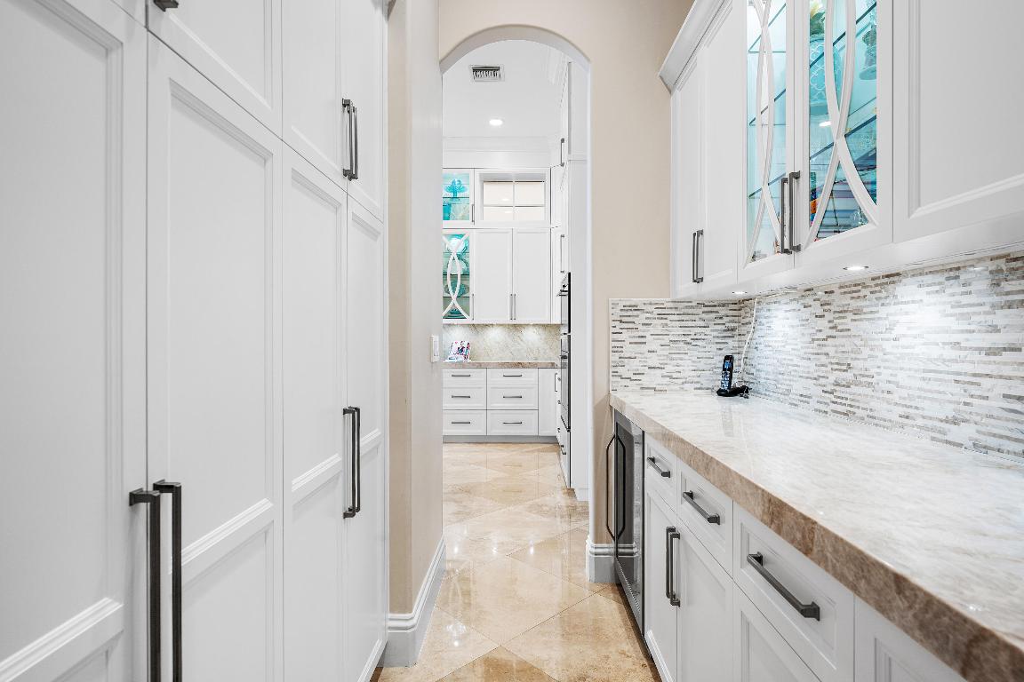 ROYAL PALM YACHT & COUNTRY CLUB - Residential