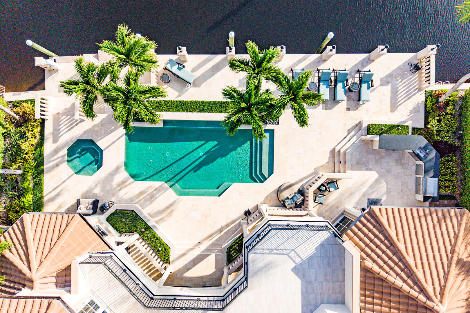 ROYAL PALM YACHT & COUNTRY CLUB - Residential