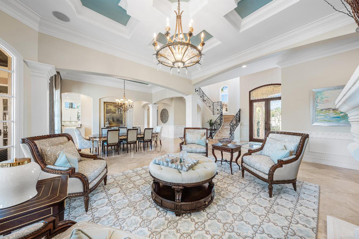 ROYAL PALM YACHT & COUNTRY CLUB - Residential