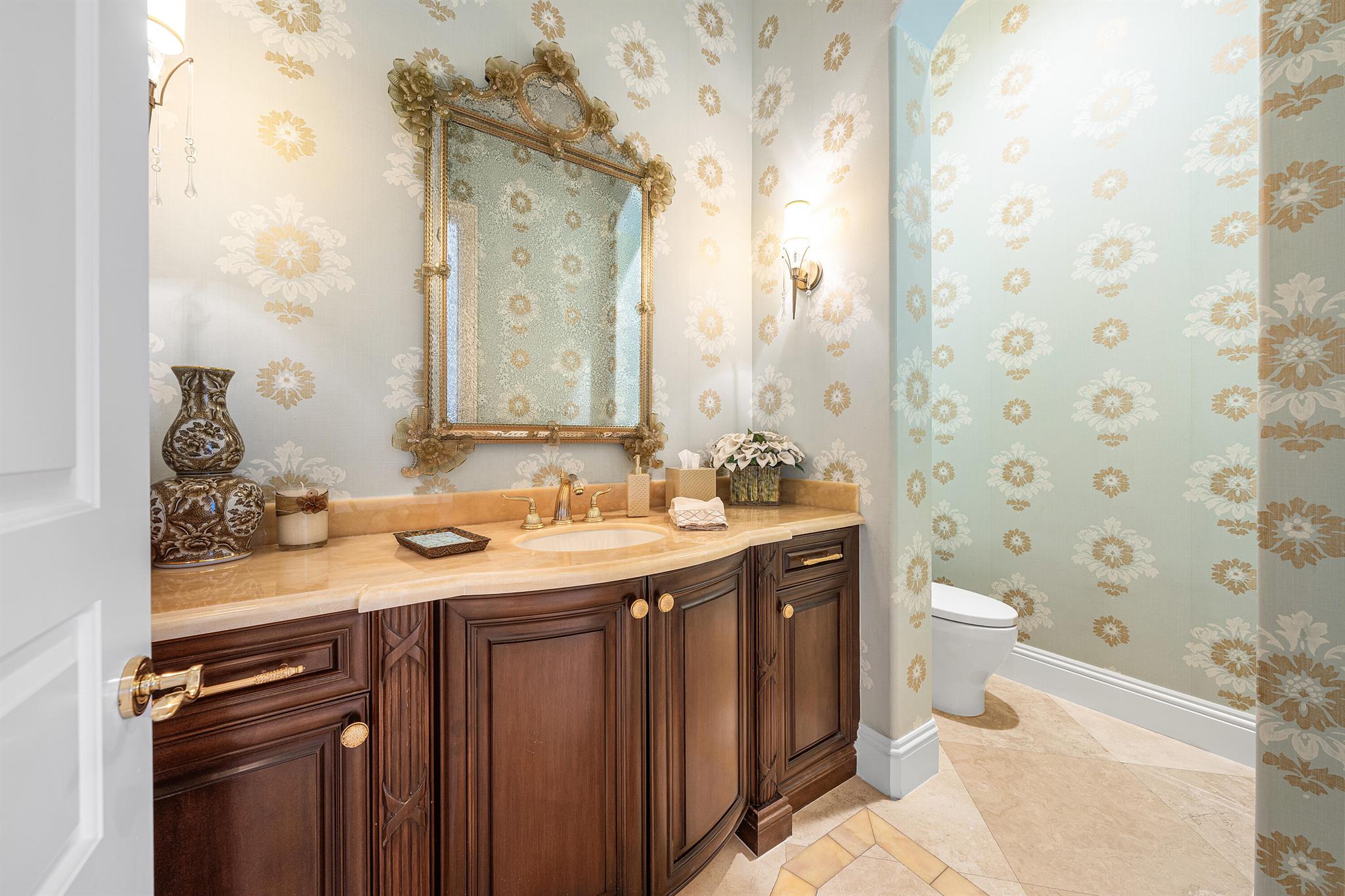 ROYAL PALM YACHT & COUNTR - Residential