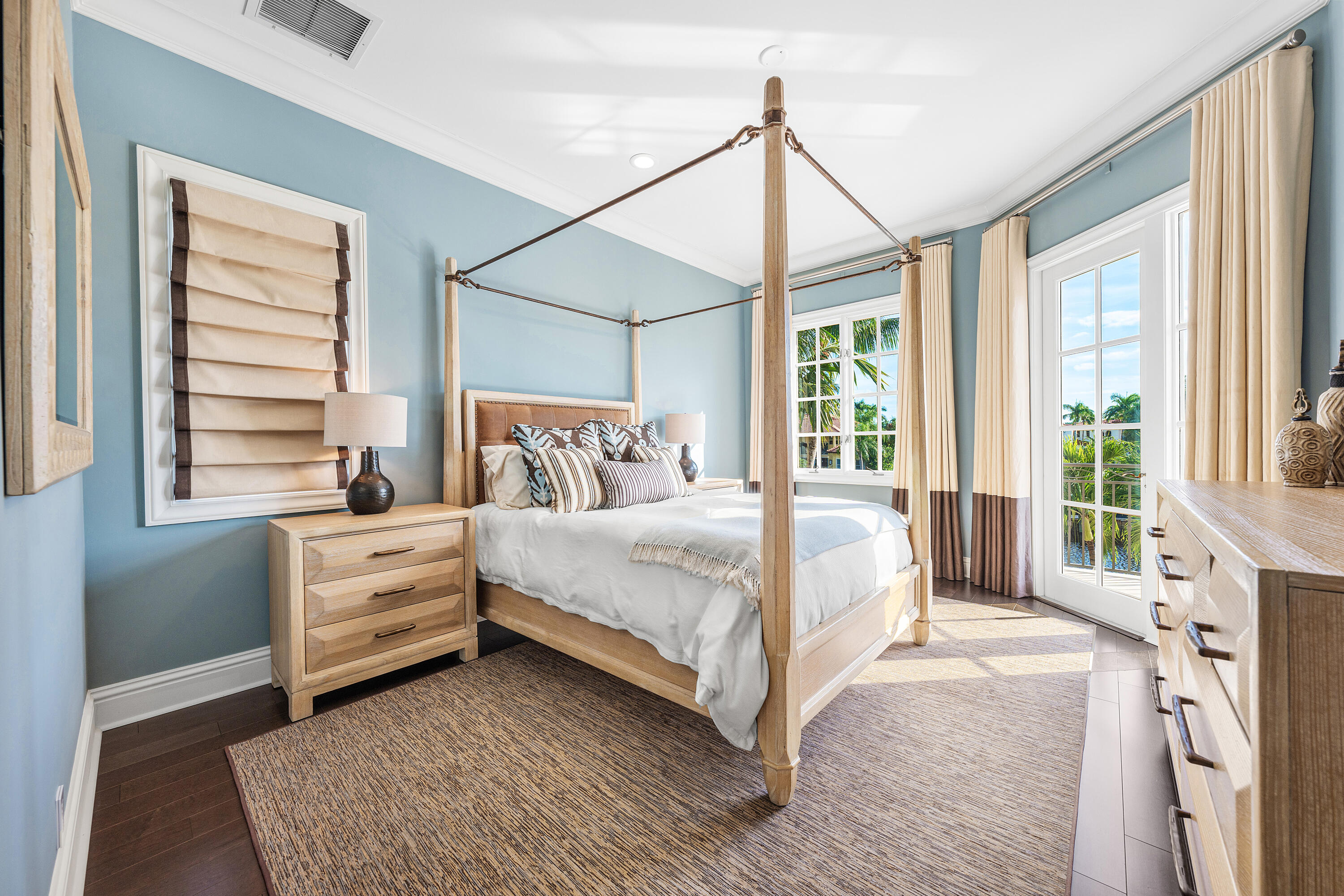 ROYAL PALM YACHT & COUNTRY CLUB - Residential