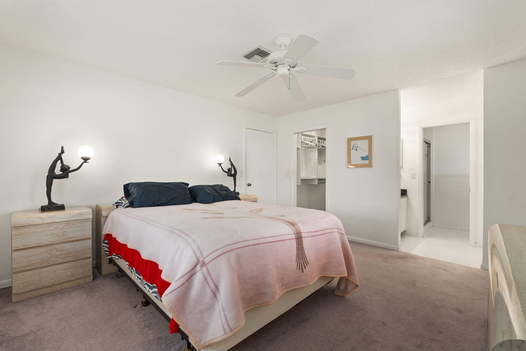 THE GROVE CONDOMINIUM SECTION 1 - Residential