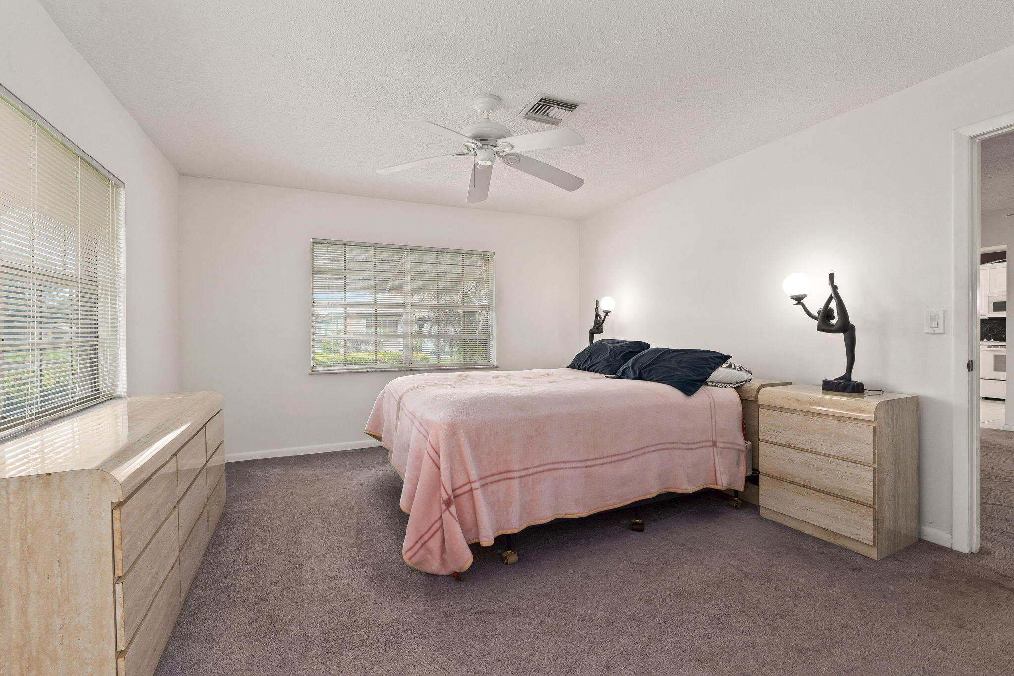 THE GROVE CONDOMINIUM SECTION 1 - Residential