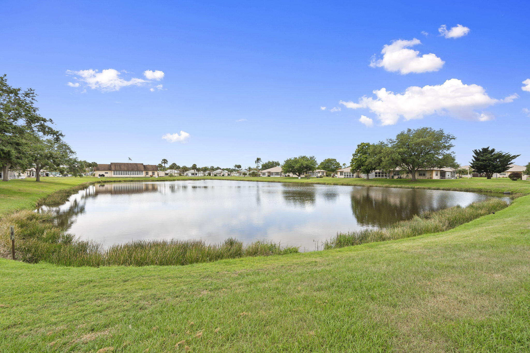 THE GROVE CONDOMINIUM SECTION 1 - Residential