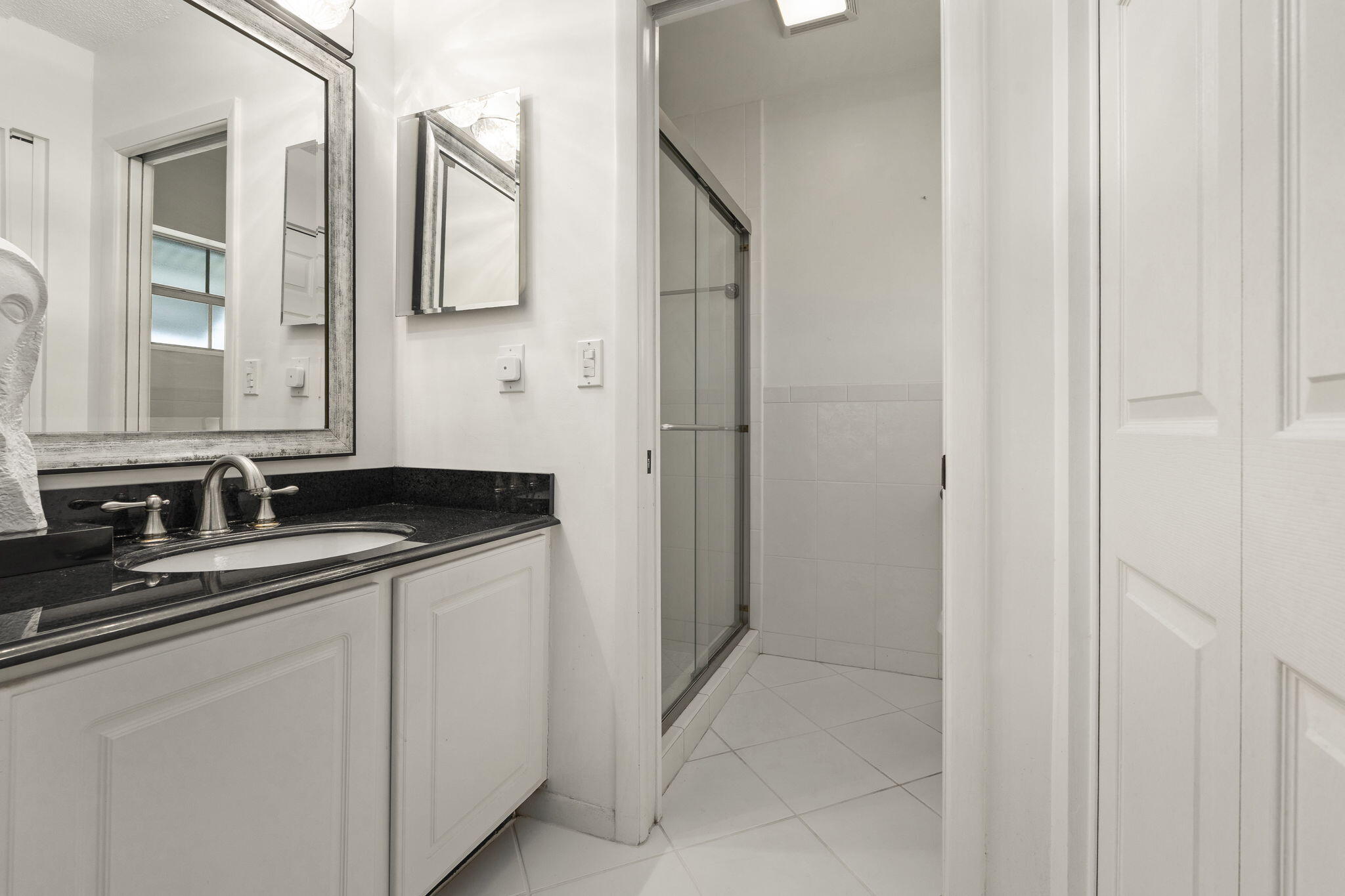 THE GROVE CONDOMINIUM SECTION 1 - Residential