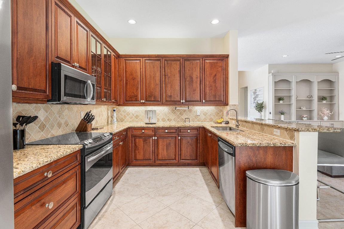 LYONS WEST AGR PUD 1 - Residential Lease