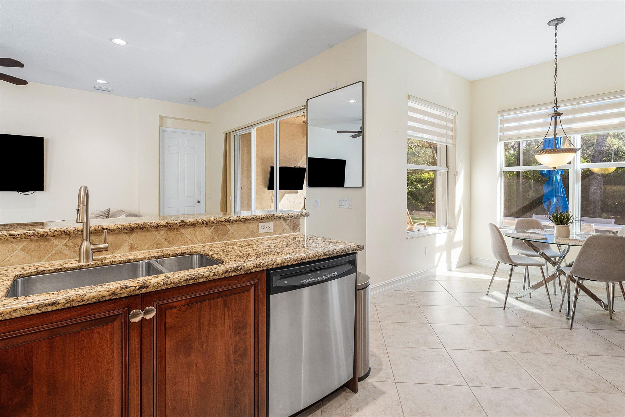 LYONS WEST AGR PUD 1 - Residential Lease