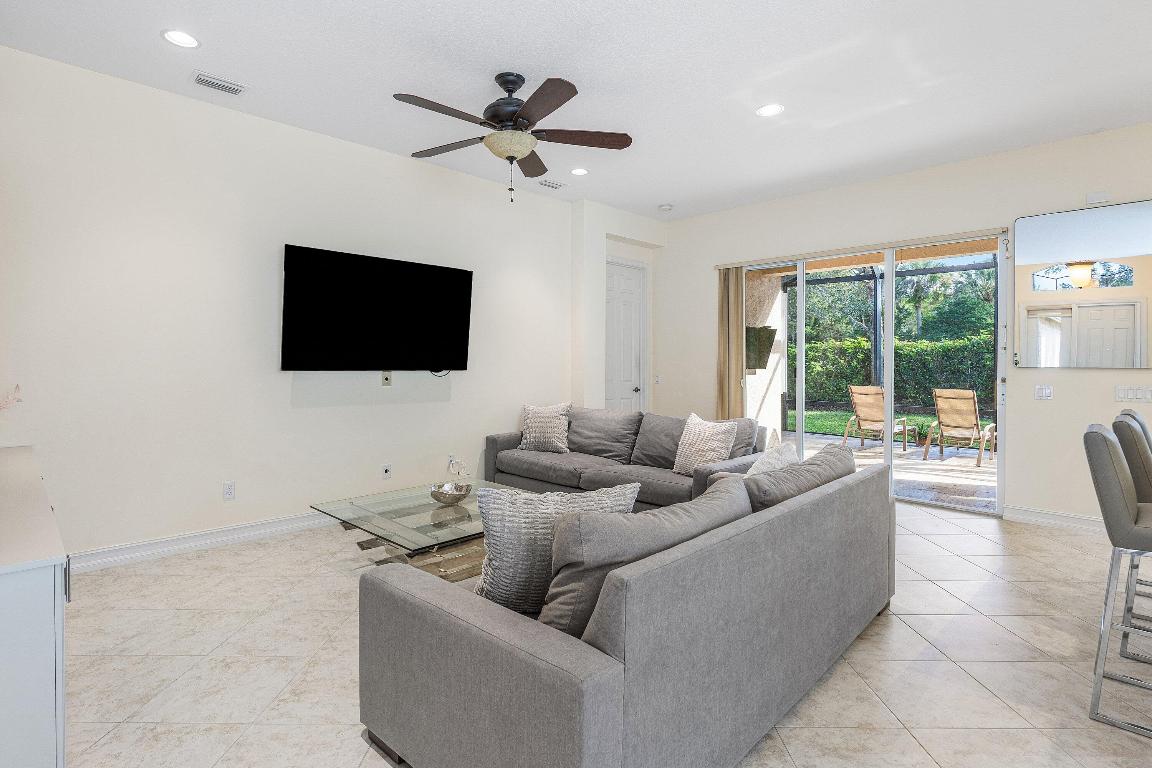 LYONS WEST AGR PUD 1 - Residential Lease