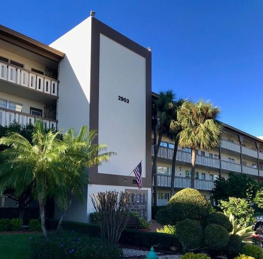 Beautifully remodeled 2/2 with great golf course and water view. Brand new kitchen cabinets with new Samsung stainless appliances. Granite counter tops with open bar area to the spacious living room. Large screened porch with great water and golf course view. Remodeled bath rooms with new floors, sinks, and toilets. 55 and over community with Tennis court, pool and many activities.