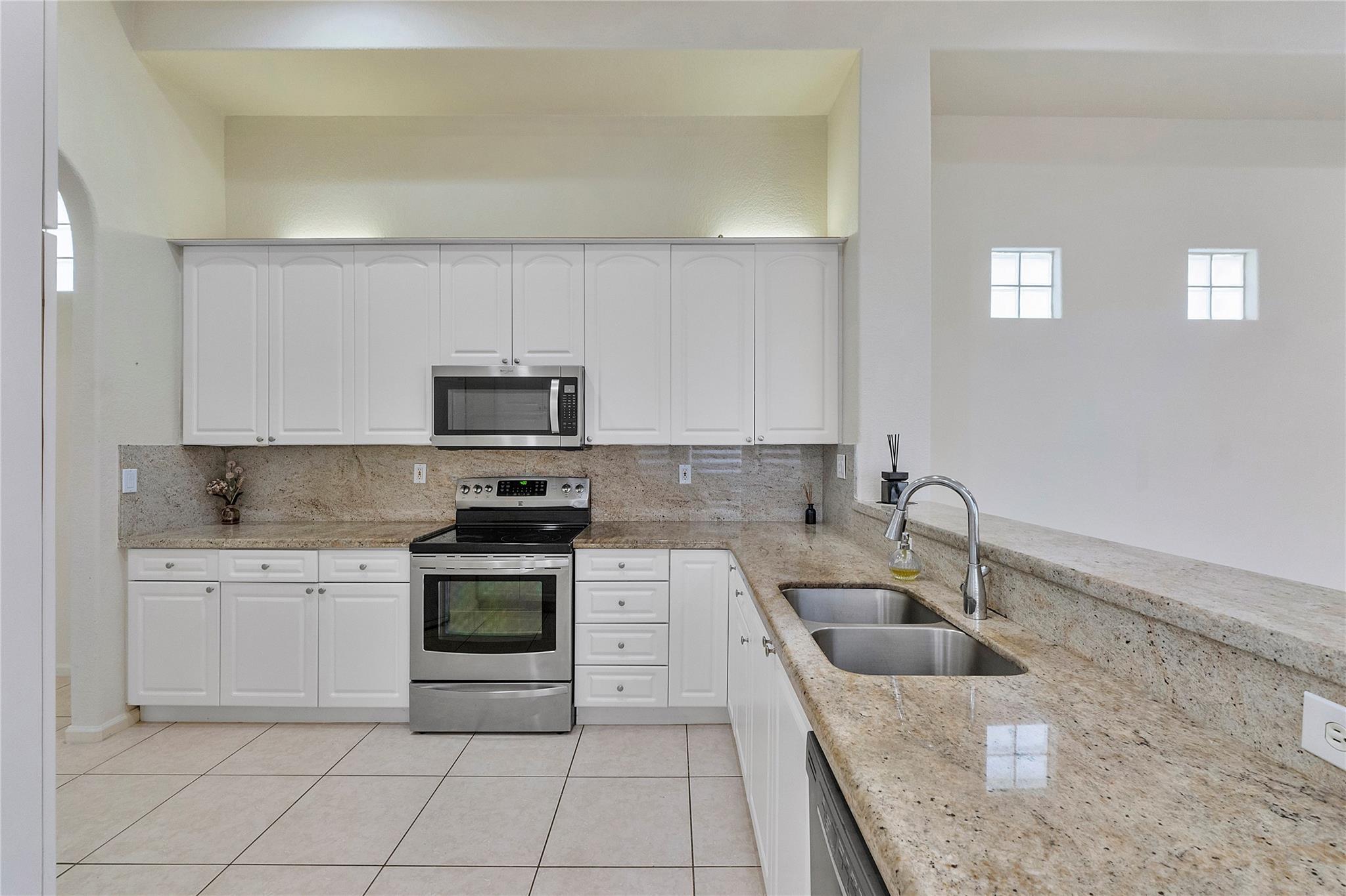 Heron Bay Four 160-1 B - Residential