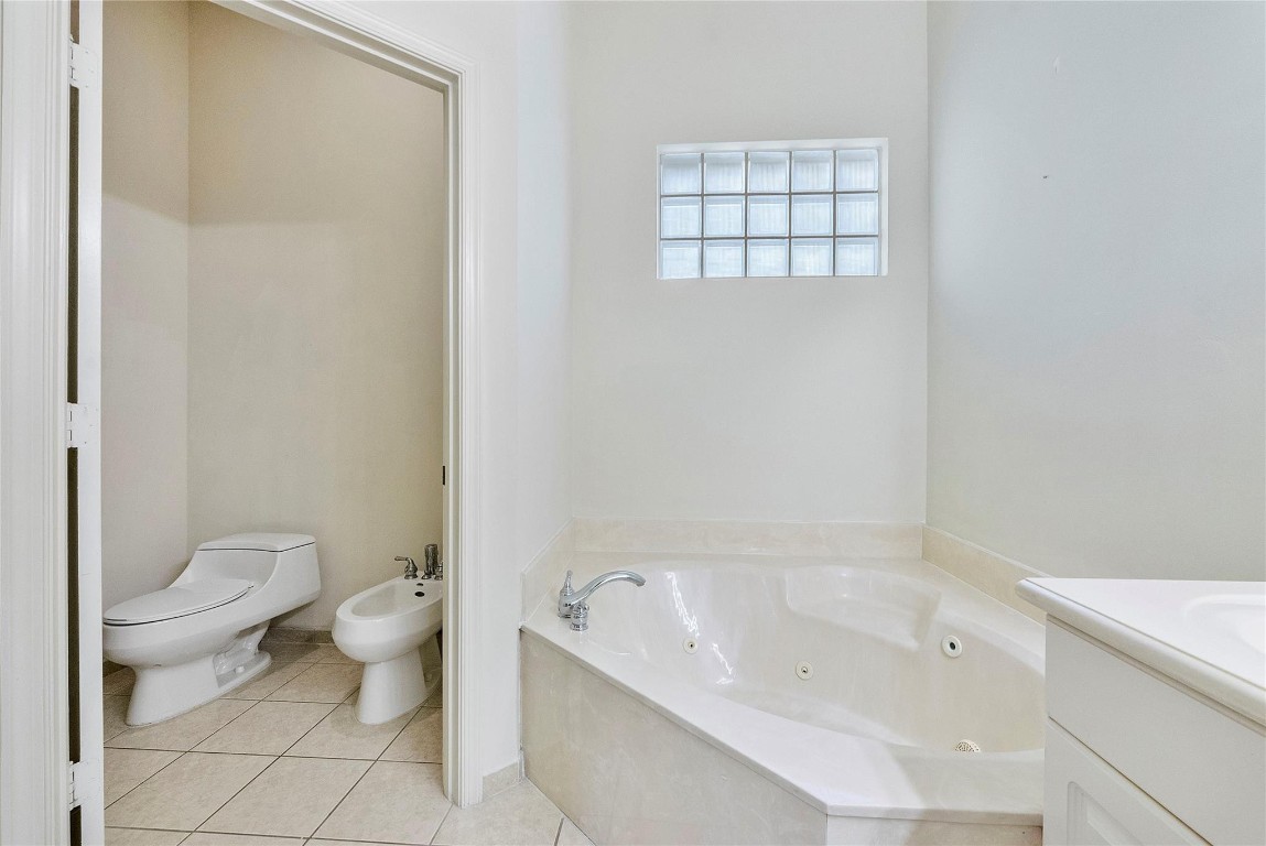 Heron Bay Four 160-1 B - Residential