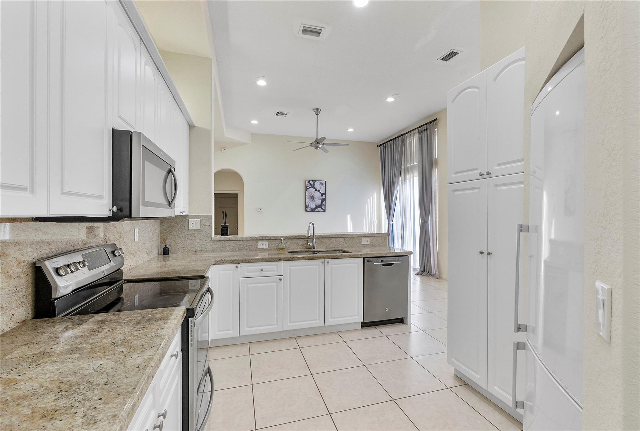 Heron Bay Four 160-1 B - Residential