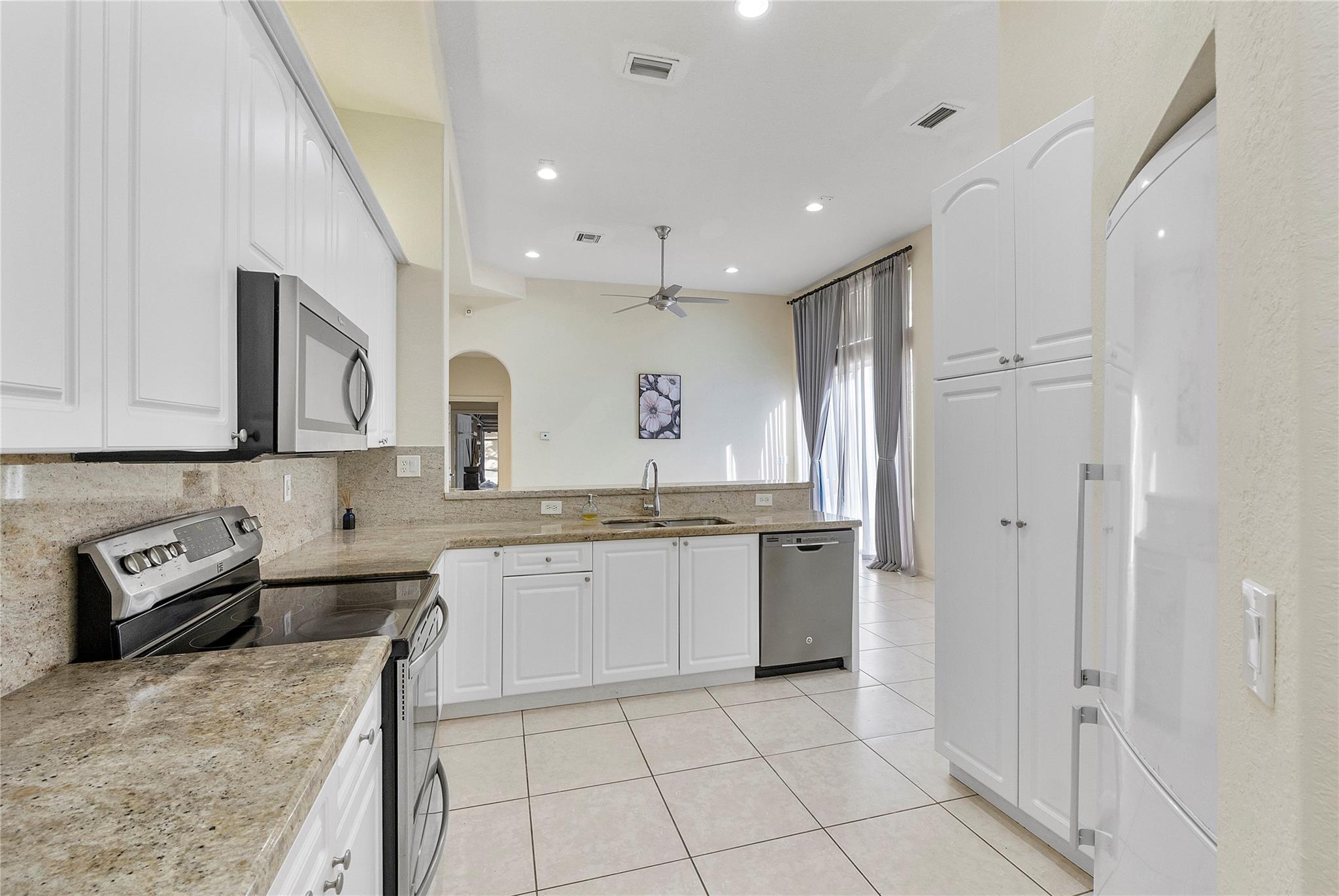 Heron Bay Four 160-1 B - Residential