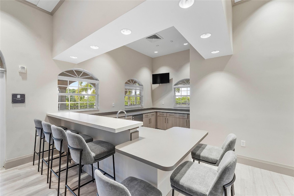 Heron Bay Four 160-1 B - Residential