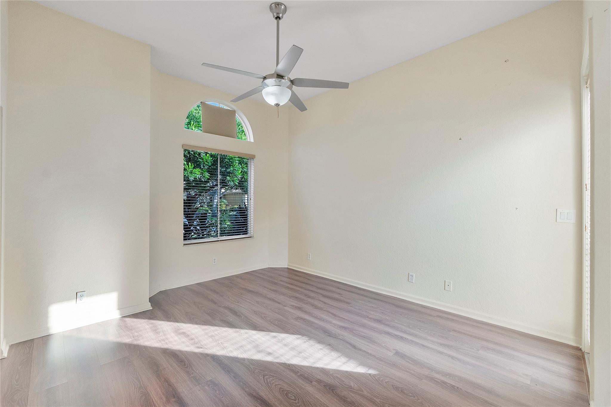 Heron Bay Four 160-1 B - Residential