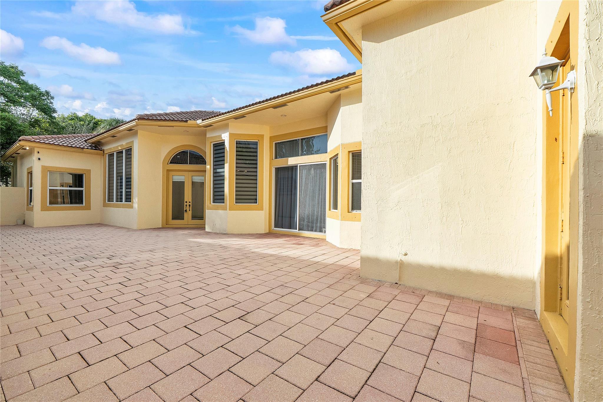 Heron Bay Four 160-1 B - Residential