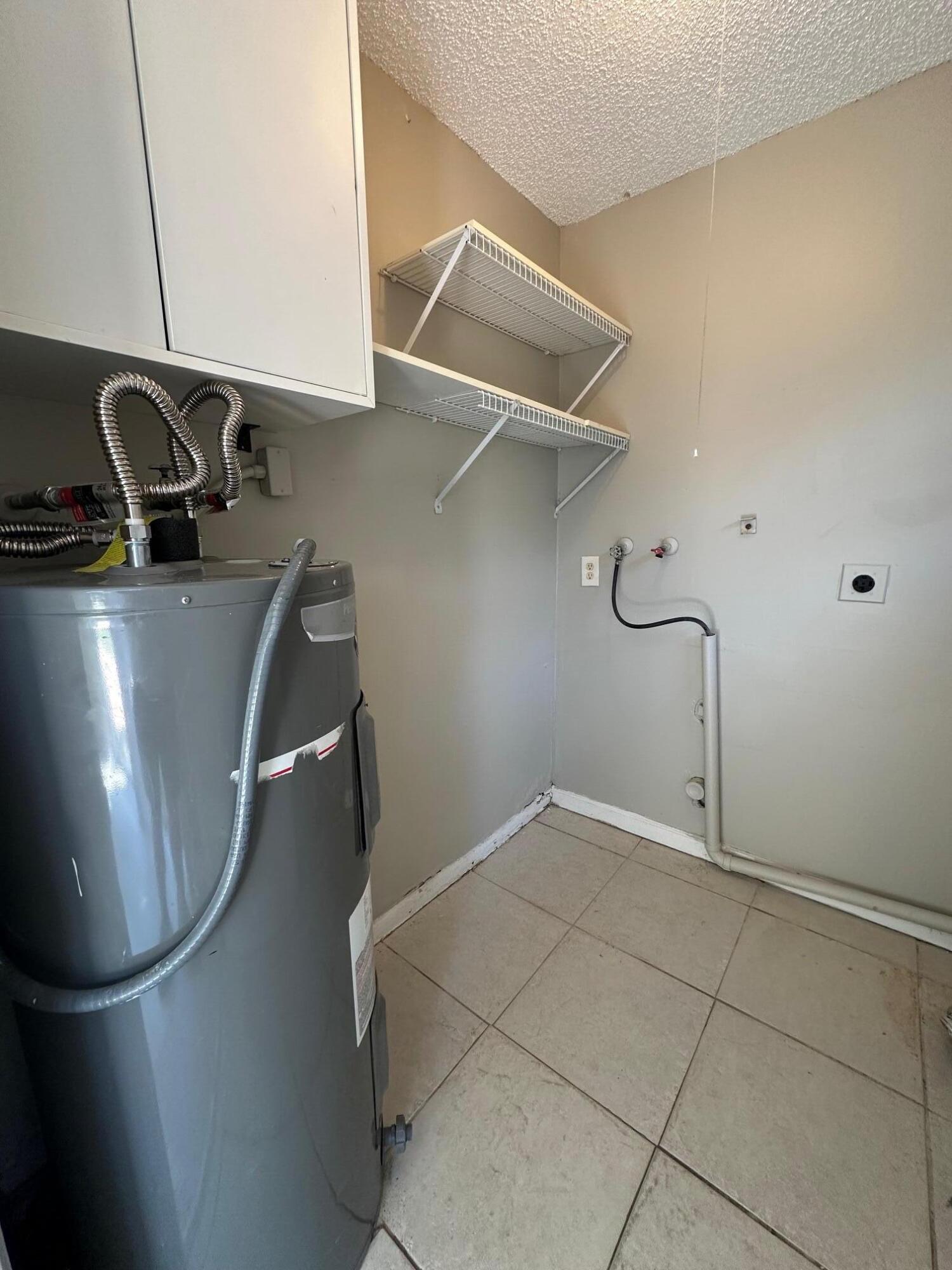 PALM BEACH FARMS CO 7 - Residential Lease