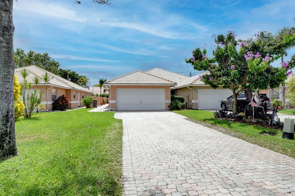 Photo of 5255 Grande Palm Circle, Delray Beach, FL 33484 (MLS # R10750172)
