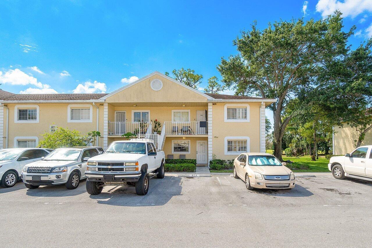 View photos, virtual tours, details... 804 PALM BEACH TRACE Drive