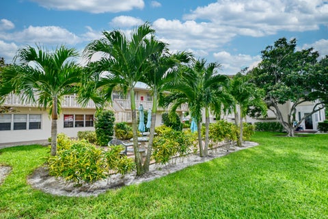 Tiny photo for 102 COVENTRY E, West Palm Beach, FL 33417 (MLS # B26089642)