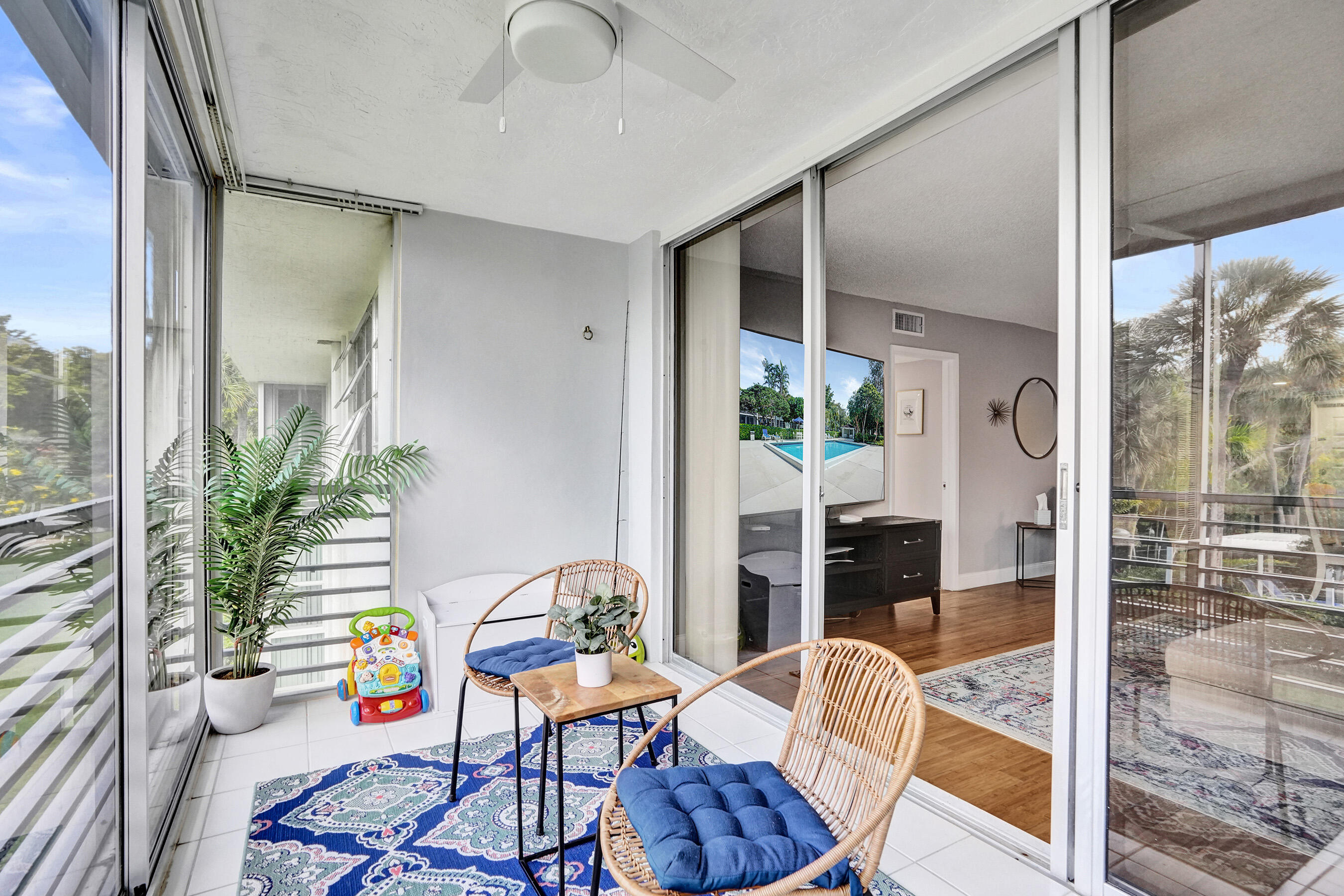 NO 14 PALM-AIRE COUNTRY CLUB - Residential