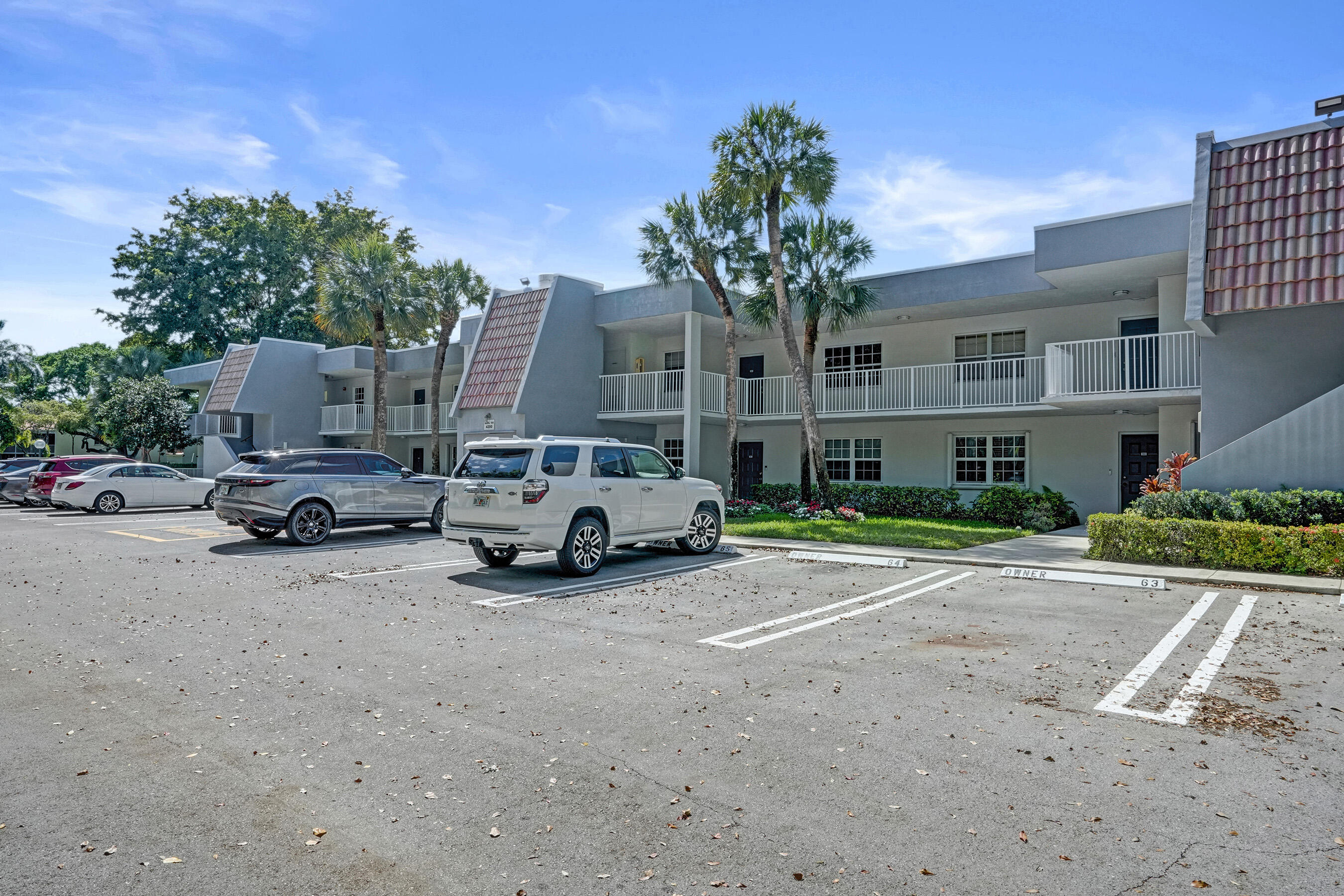 NO 14 PALM-AIRE COUNTRY CLUB - Residential