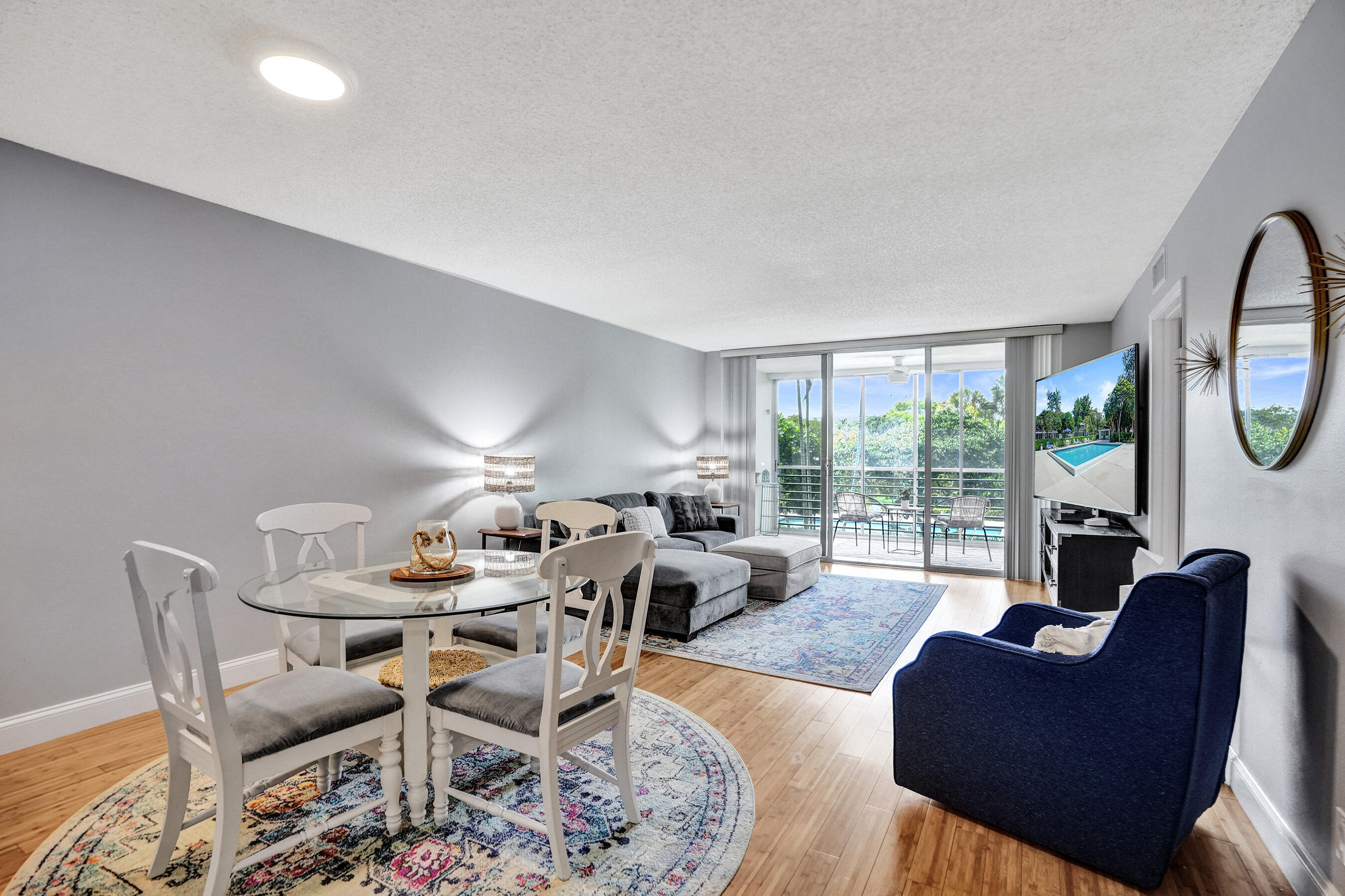 4200 Oaks Terrace 203