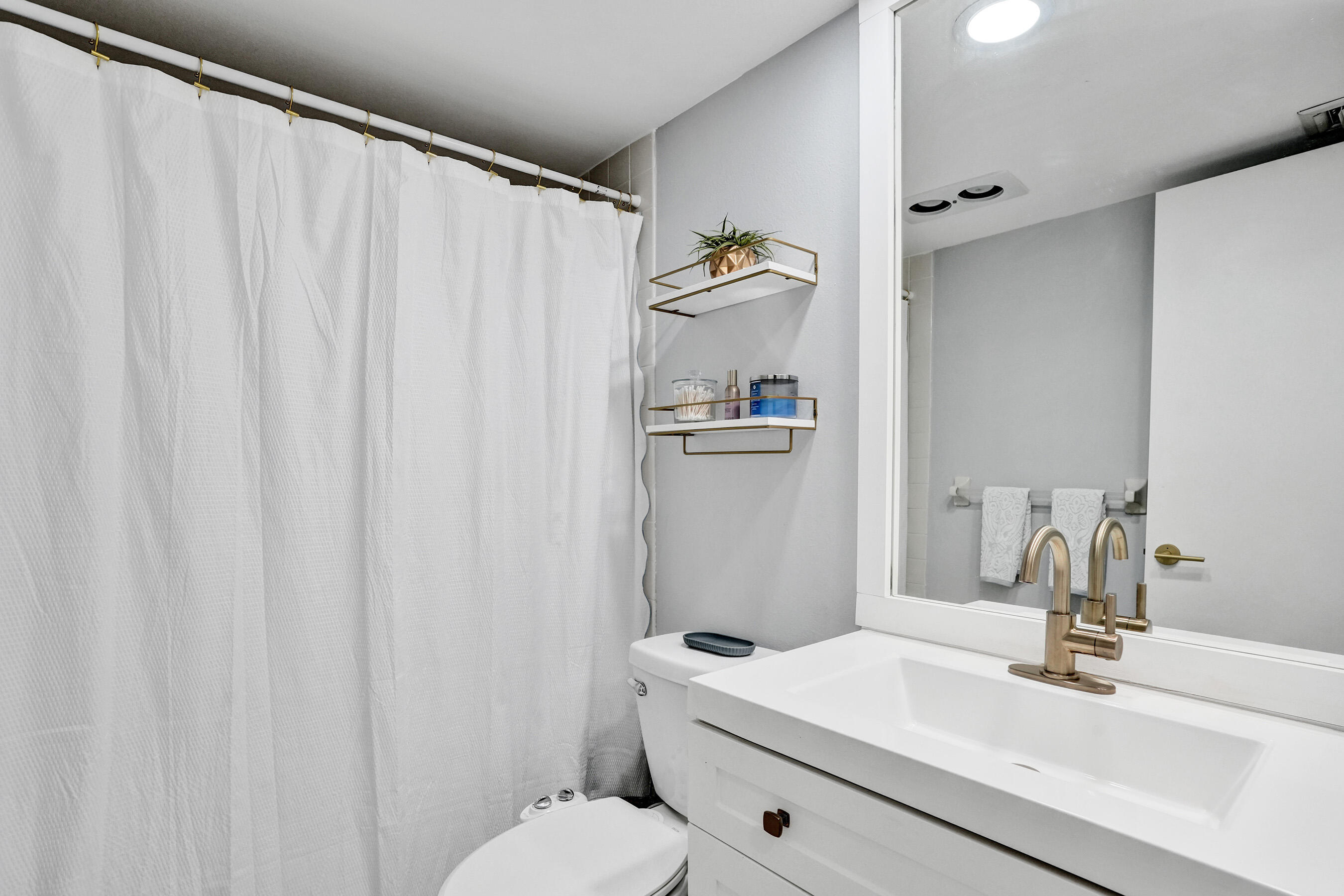 NO 14 PALM-AIRE COUNTRY CLUB - Residential