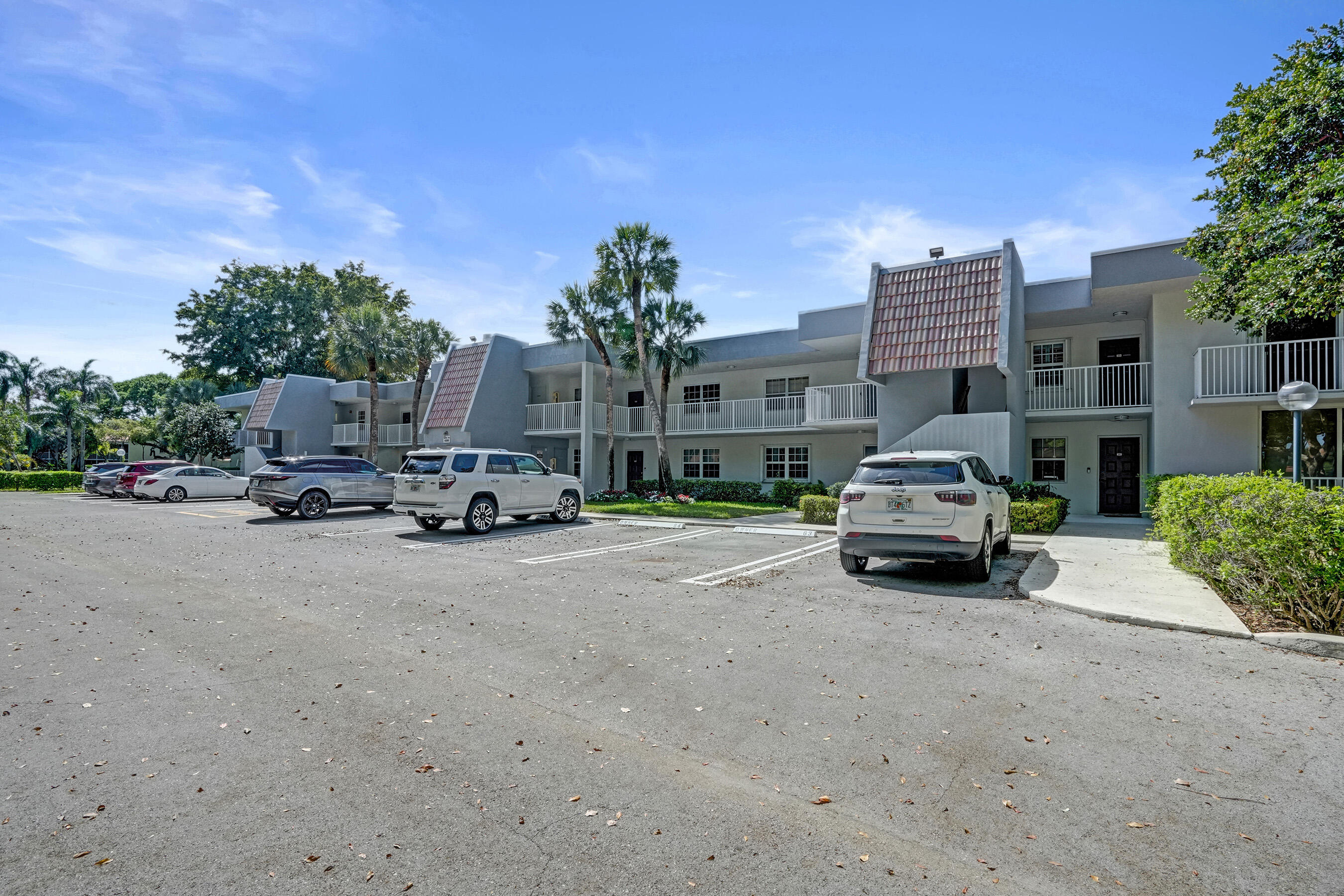 NO 14 PALM-AIRE COUNTRY CLUB - Residential