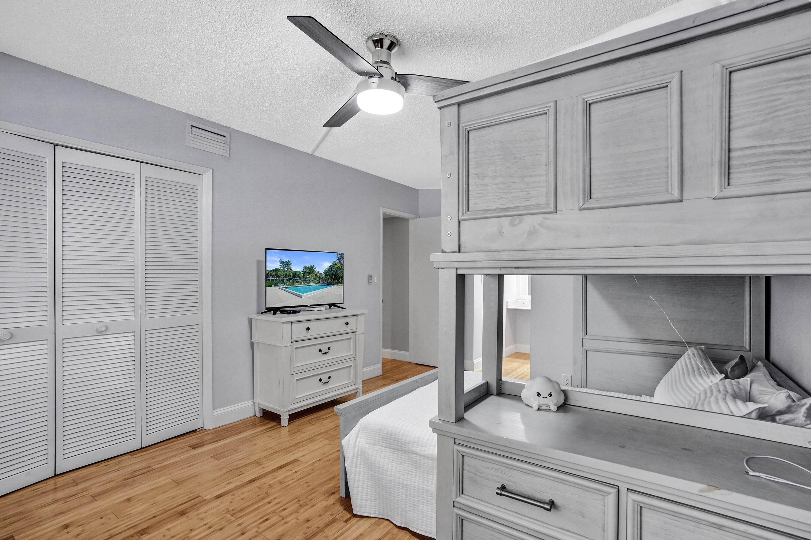 4200 Oaks Terrace 203