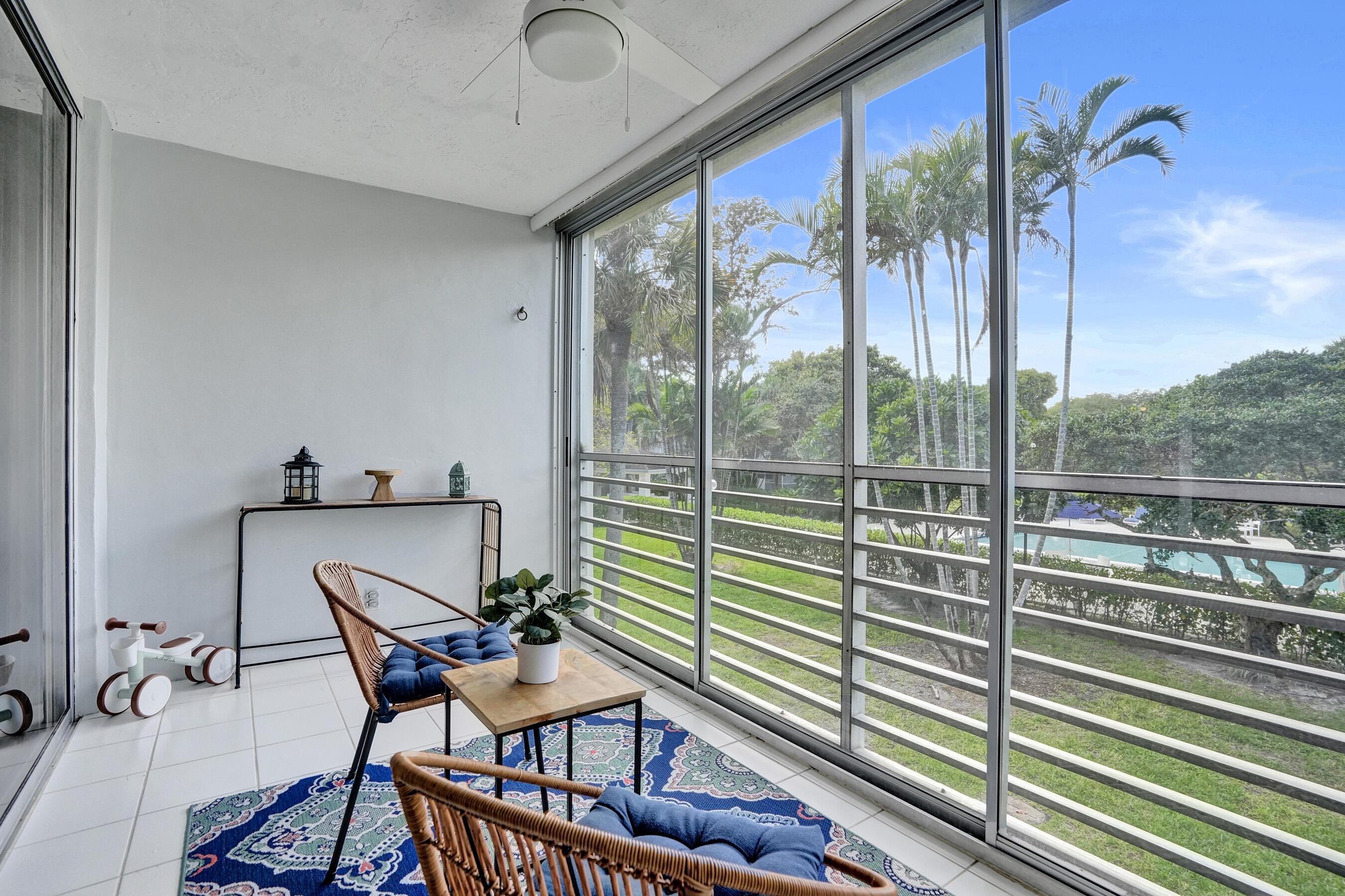 NO 14 PALM-AIRE COUNTRY CLUB - Residential