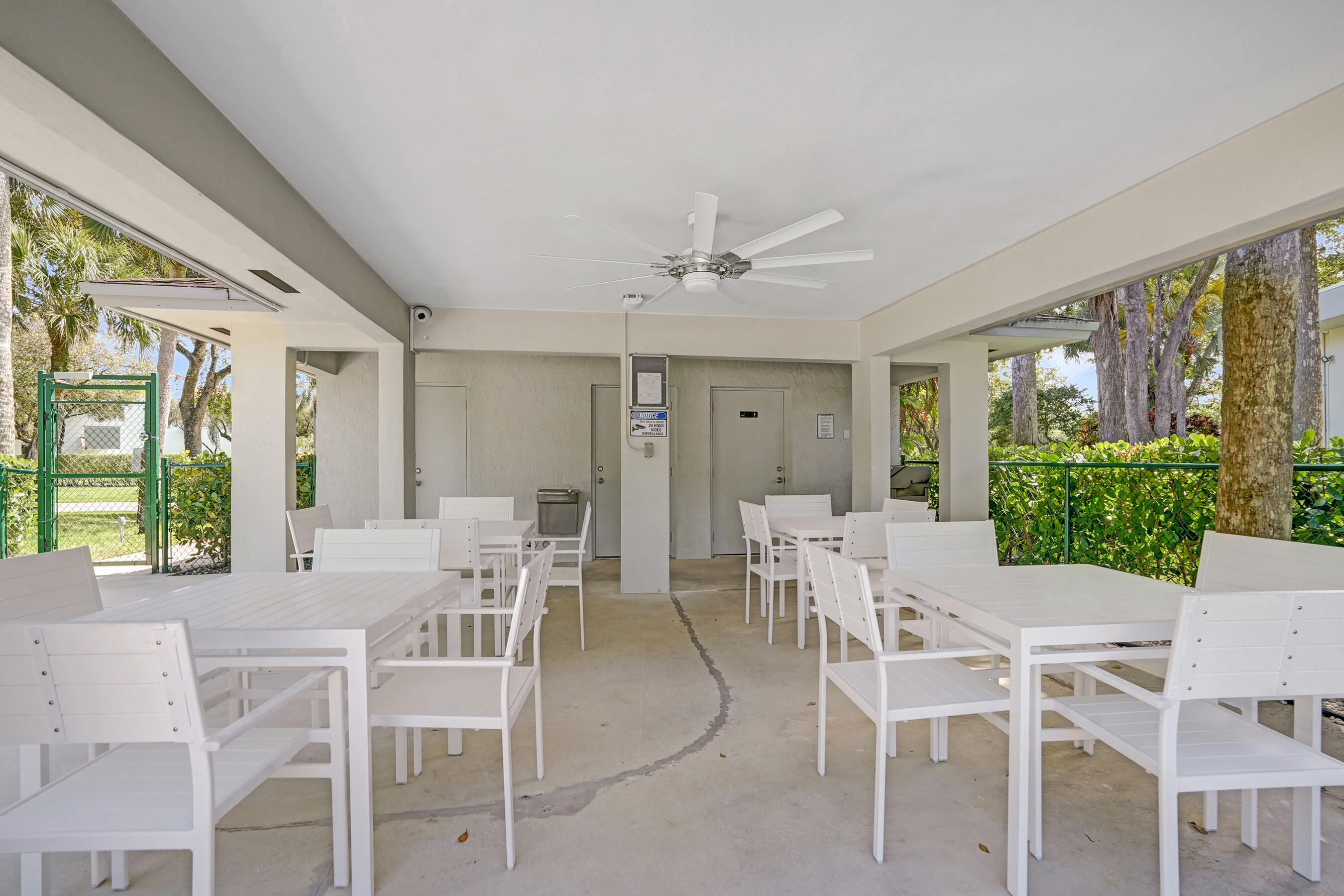 NO 14 PALM-AIRE COUNTRY CLUB - Residential