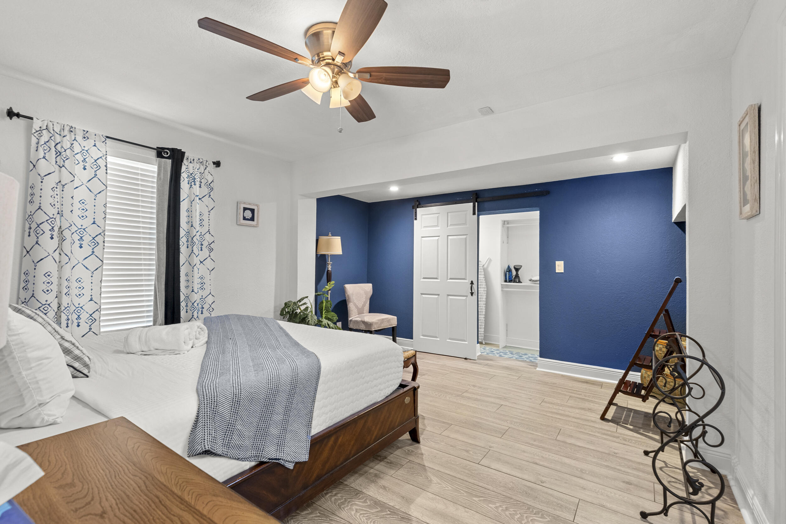 RIDGE CREST - Residential