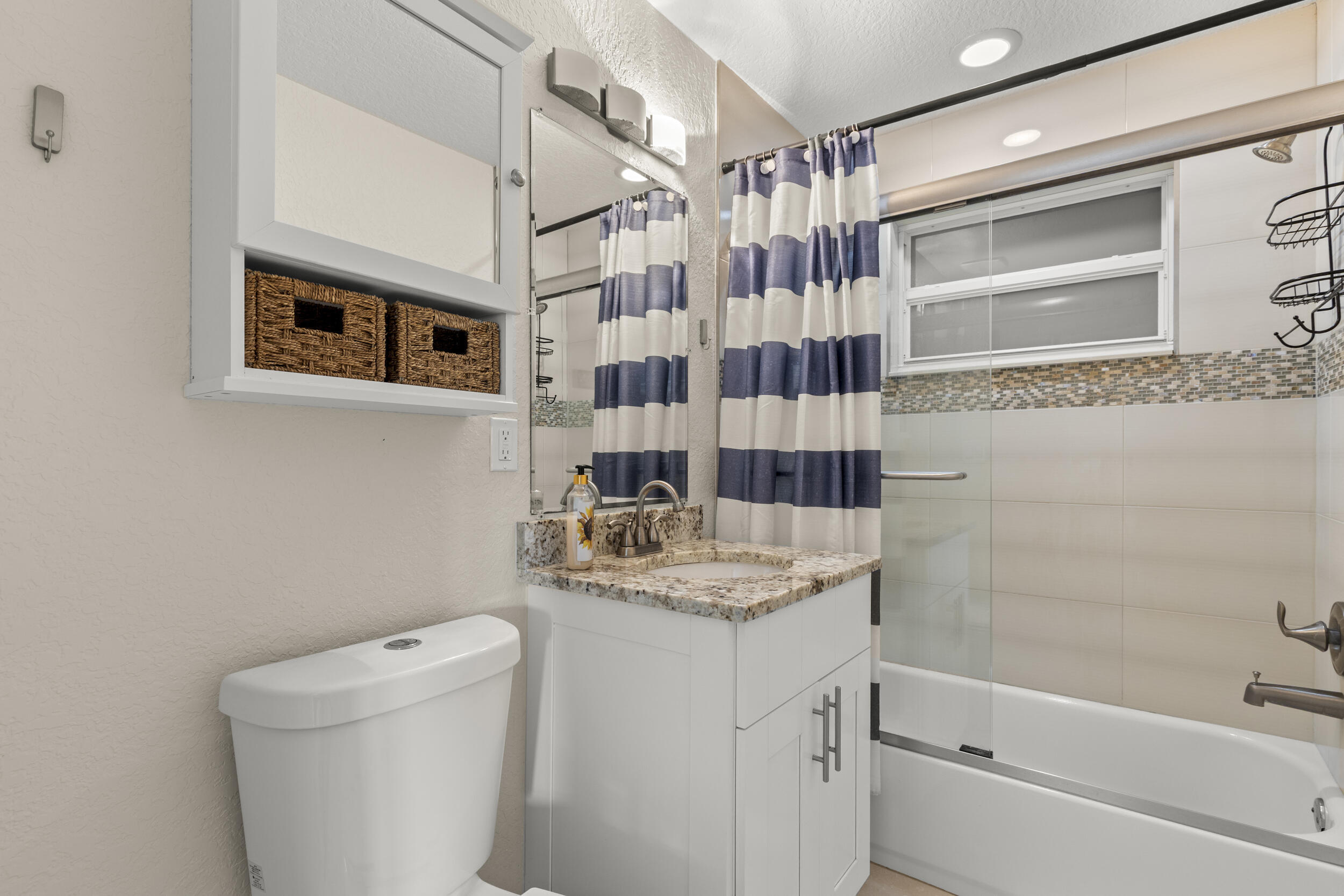 RIDGE CREST - Residential