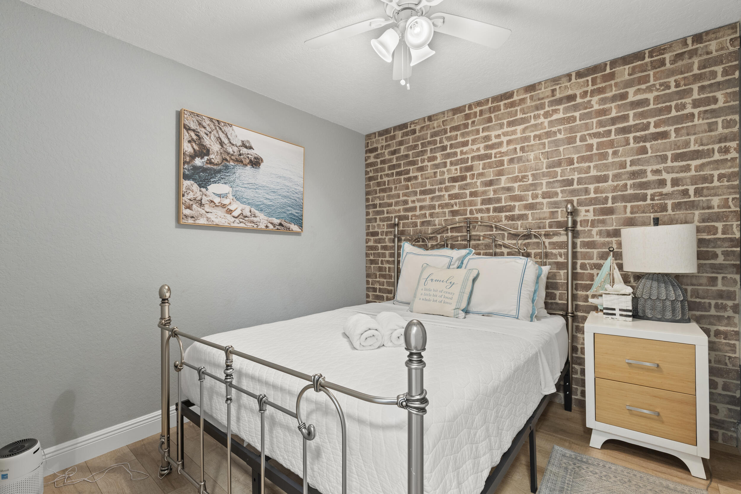 RIDGE CREST - Residential