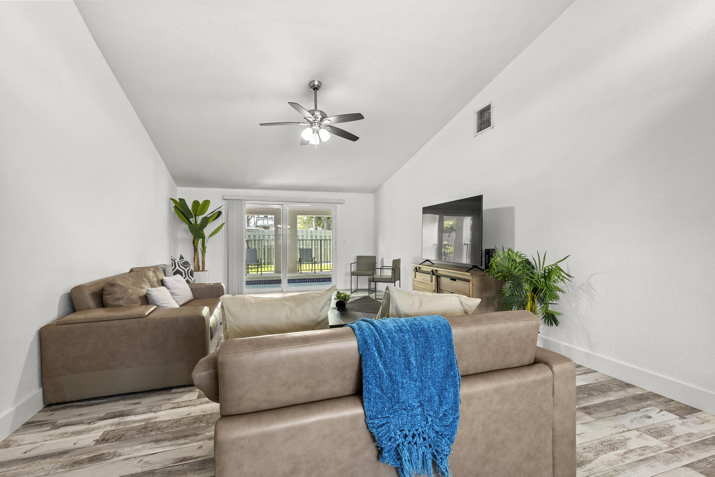 RIDGE CREST - Residential