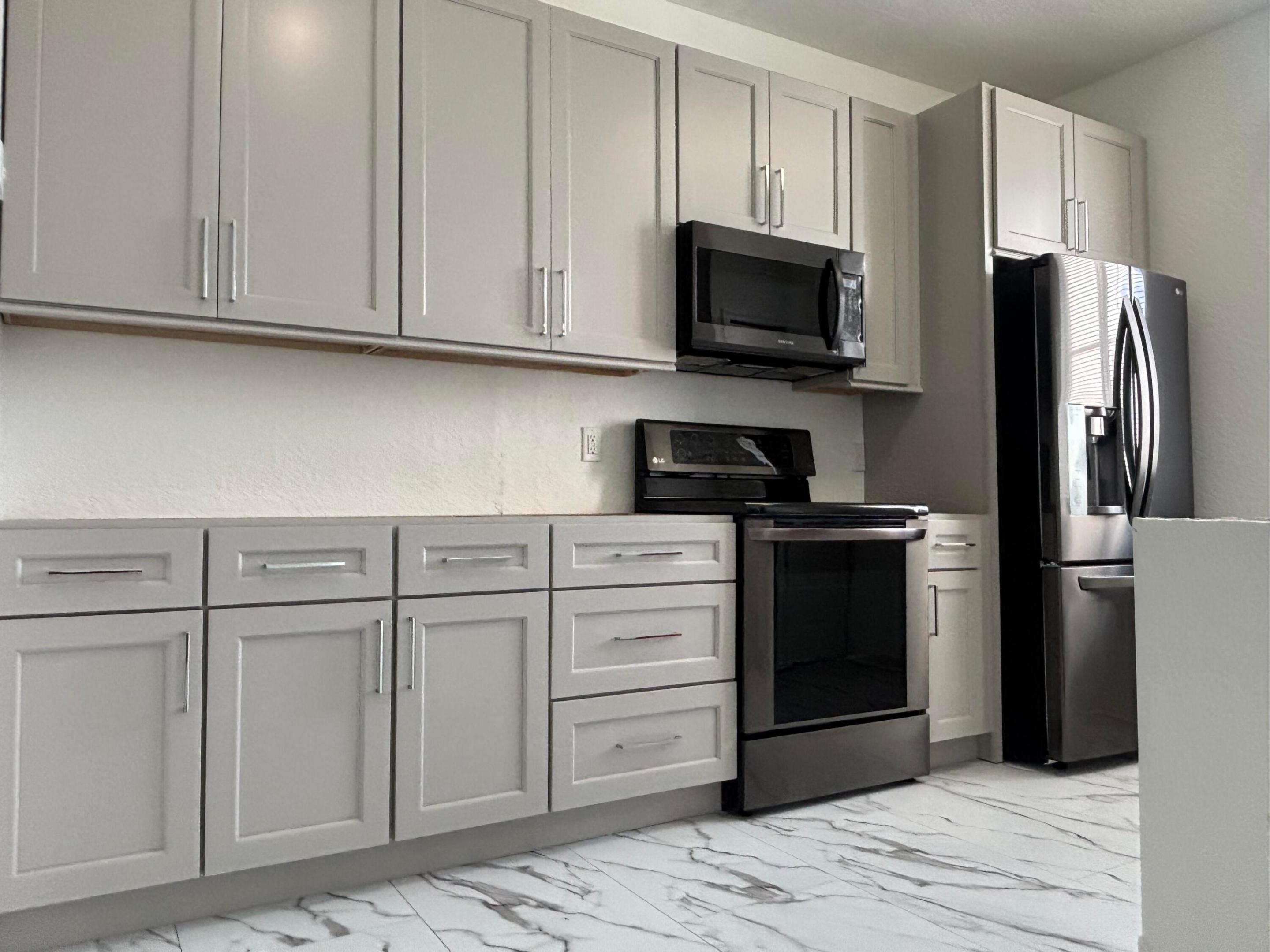 RESIDENCES AT LEGACY PLACE CONDO - Residential Lease