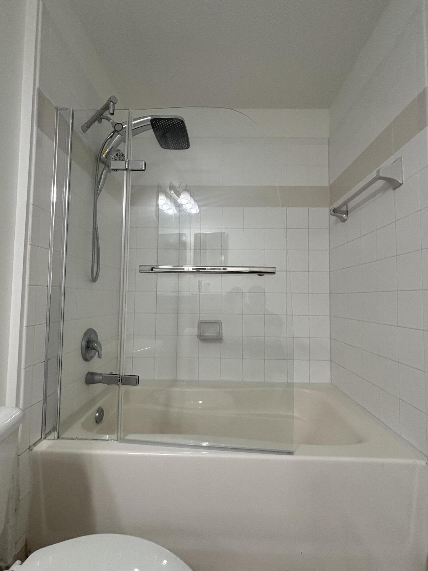 RESIDENCES AT LEGACY PLACE CONDO - Residential Lease