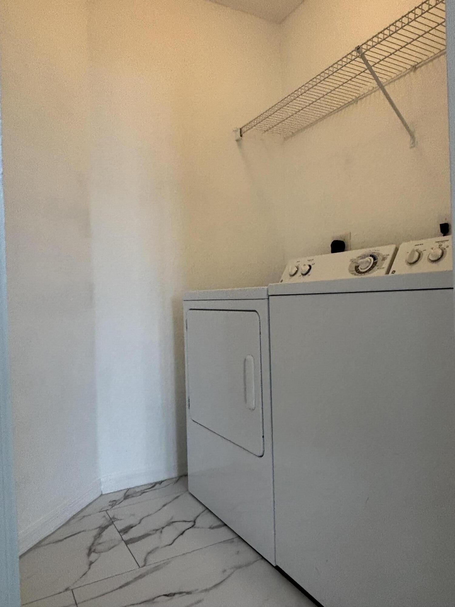 RESIDENCES AT LEGACY PLACE CONDO - Residential Lease