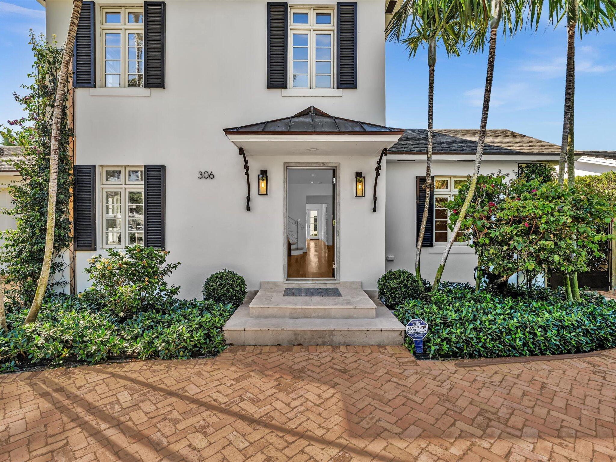 306 Cordova Road
