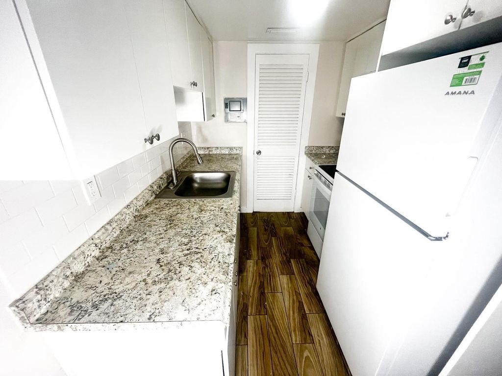 Photo of 202 Lucerne Avenue #4, Lake Worth Beach, FL 33460 (MLS # R11114338)