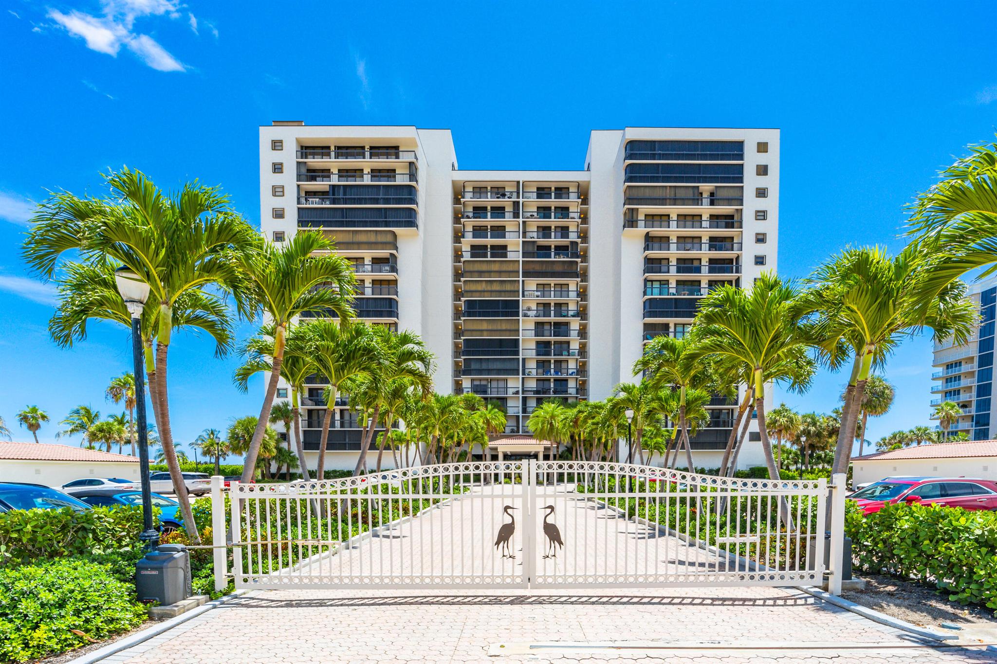 SANDS ON THE OCEAN SECTIO - Residential